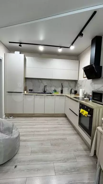 3-к. квартира, 60 м, 2/17 эт. - Фото 0