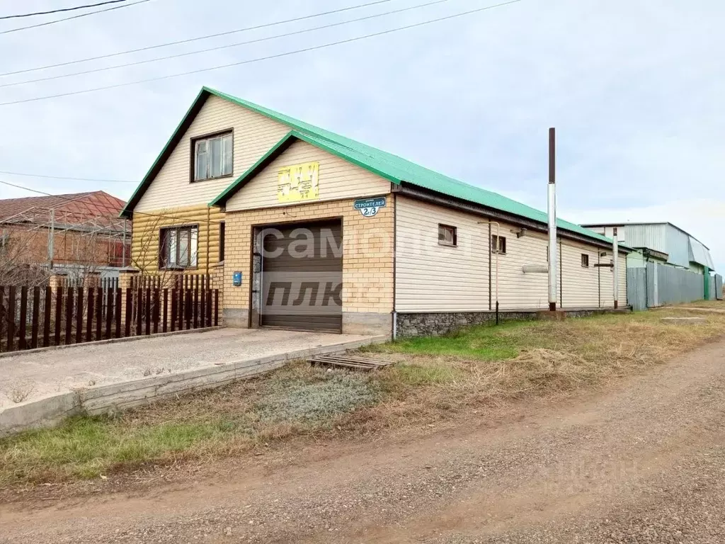 Дом в Оренбургская область, Сакмарский район, с. Татарская Каргала ул. ... - Фото 1