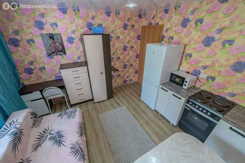 1к в 11-комнатной квартире (12 м) - Фото 0