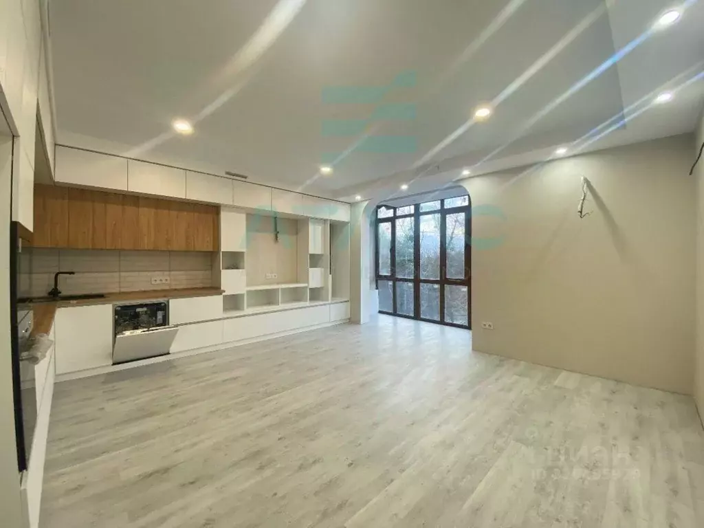 2-к кв. Крым, Симферополь ул. Аэрофлотская, 5Б (87.7 м) - Фото 2