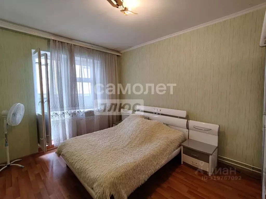 2-к кв. Белгородская область, Старый Оскол Дубрава мкр, 1 кв-л, 18 ... - Фото 0