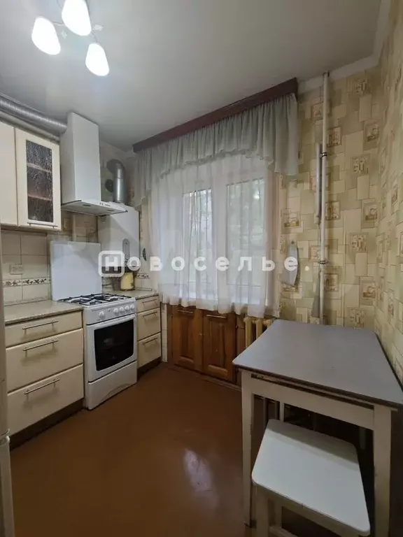 2-к. квартира, 42,2 м, 1/5 эт. - Фото 0