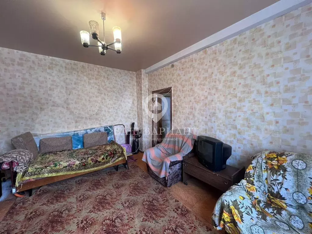 Комната 28,4 м в 2-к., 1/3 эт. - Фото 1