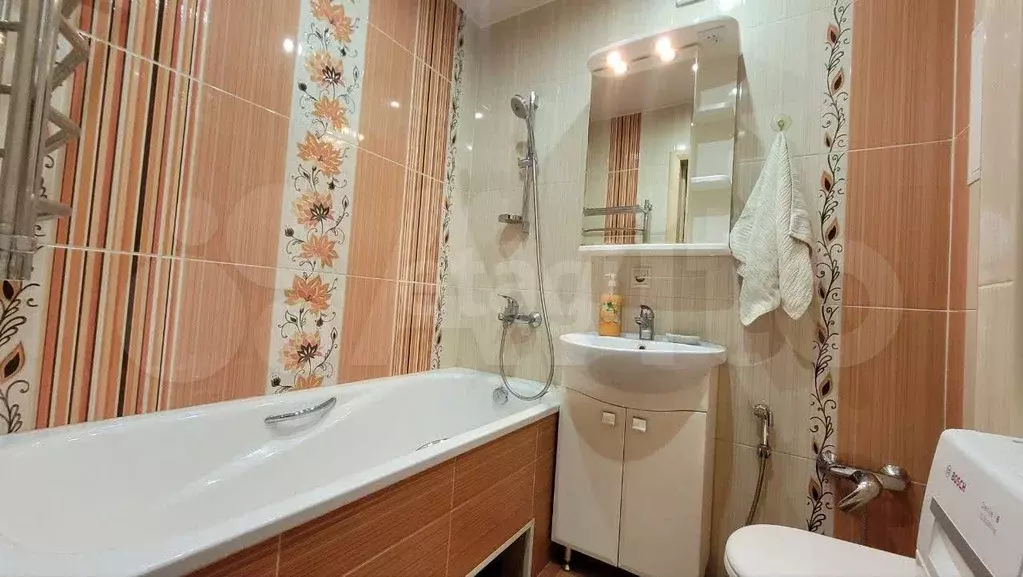 2-к. квартира, 60 м, 4/8 эт. - Фото 1