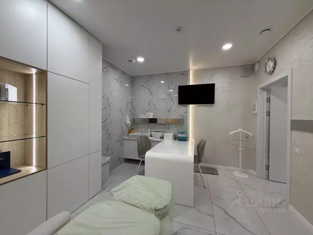 Помещение свободного назначения в Башкортостан, Уфа ул. Октябрьской ... - Фото 2