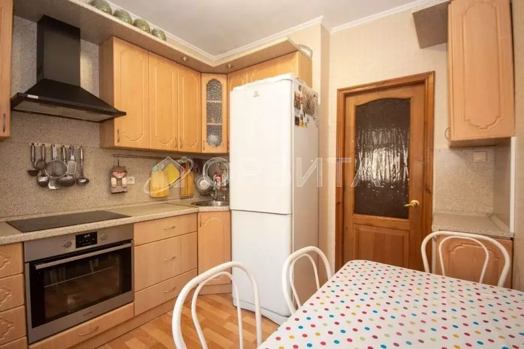 3-к кв. Тюменская область, Тюмень ул. Муравленко, 7 (75.4 м) - Фото 1