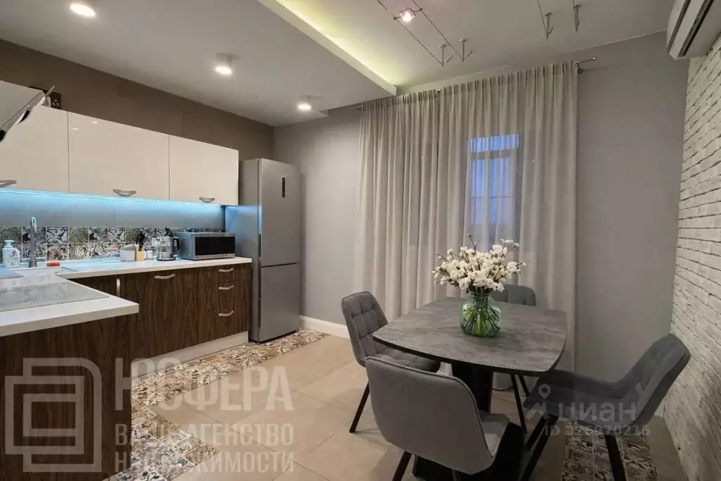 2-к кв. Волгоградская область, Волгоград Ангарская ул., 7Б (80.0 м) - Фото 1