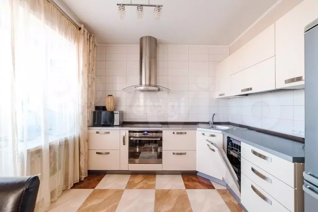 2-к. квартира, 66 м, 8/9 эт. - Фото 0