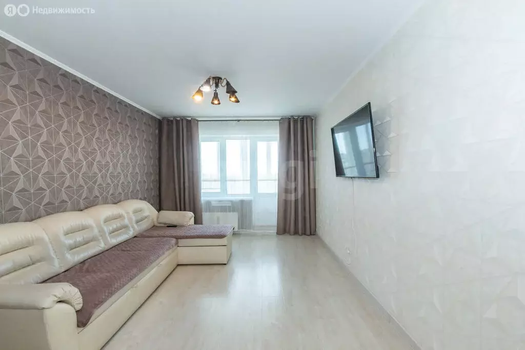 3-комнатная квартира: Омск, улица Завертяева, 18/5 (81 м) - Фото 1