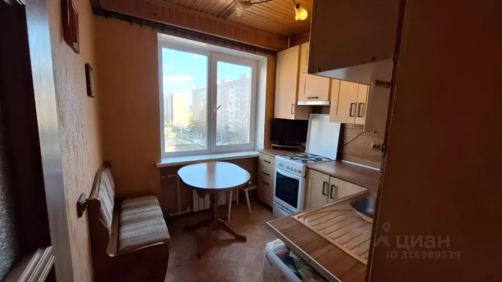 3-к кв. Санкт-Петербург Горелово тер., ул. Коммунаров, 114 (57.4 м) - Фото 0