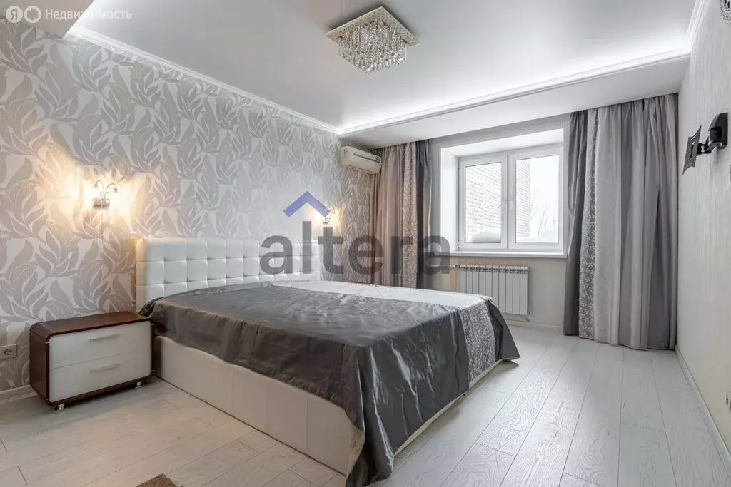 3-комнатная квартира: Казань, улица Фатыха Амирхана, 103 (98.5 м) - Фото 1