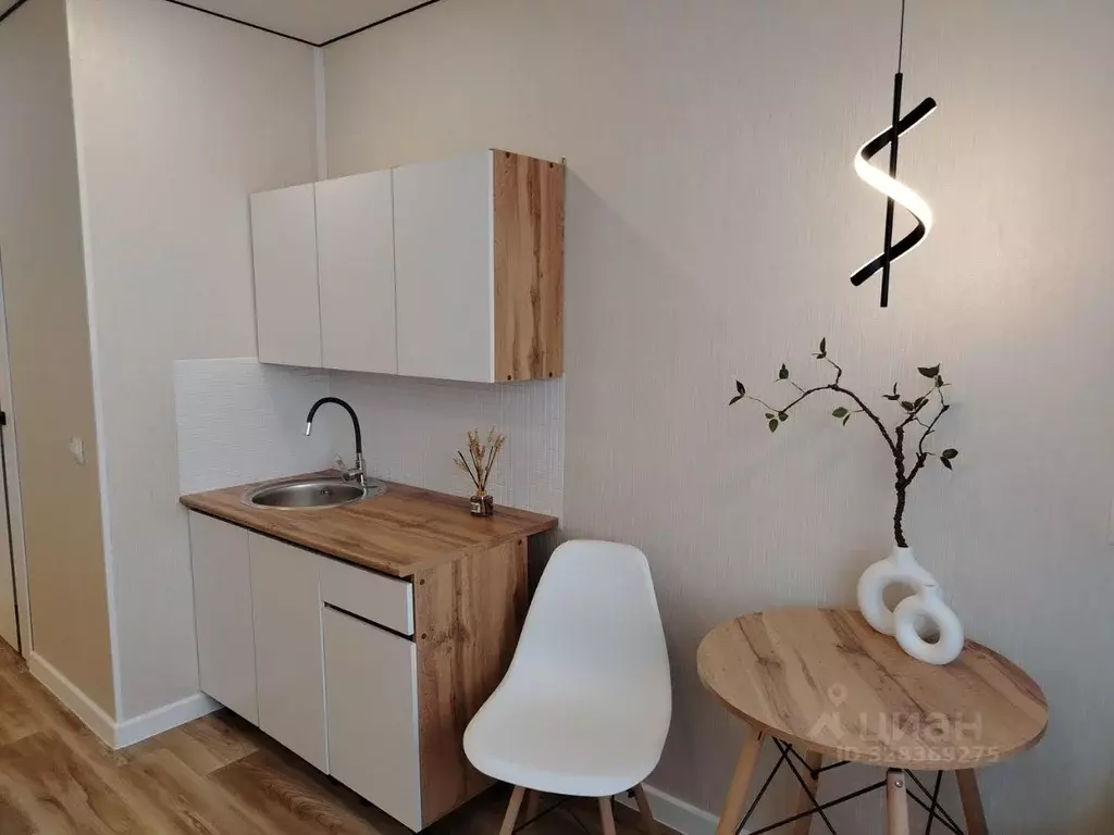 Студия Красноярский край, Красноярск ул. Королева, 14 (18.0 м) - Фото 1