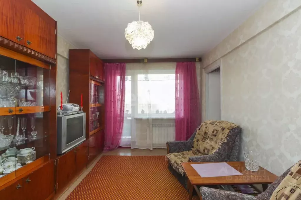 3-к кв. Омская область, Омск Взлетная ул., 3Б (49.2 м) - Фото 0
