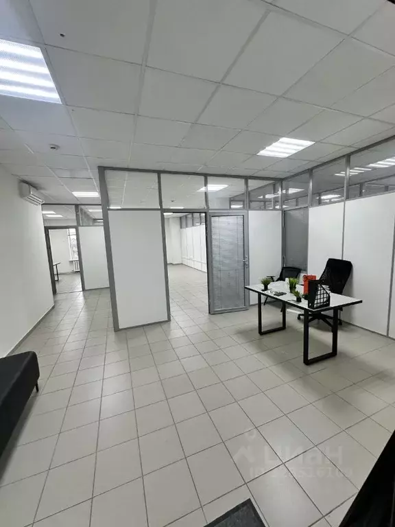 Офис в Тюменская область, Тюмень ул. Кирова, 40/38 (82 м) - Фото 1