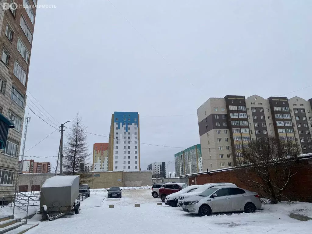 3-комнатная квартира: Сыктывкар, район Орбита, улица Ветеранов, 10 (92 ... - Фото 2