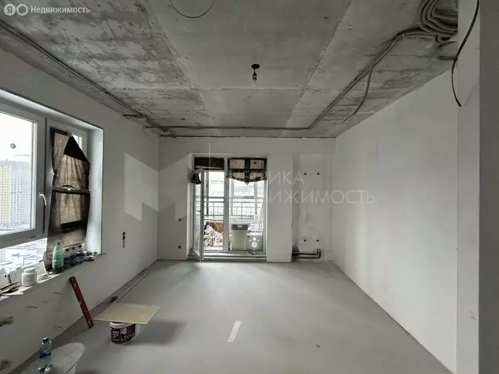 2-комнатная квартира: Тюмень, улица Пожарных и Спасателей, 5 (70 м) - Фото 2