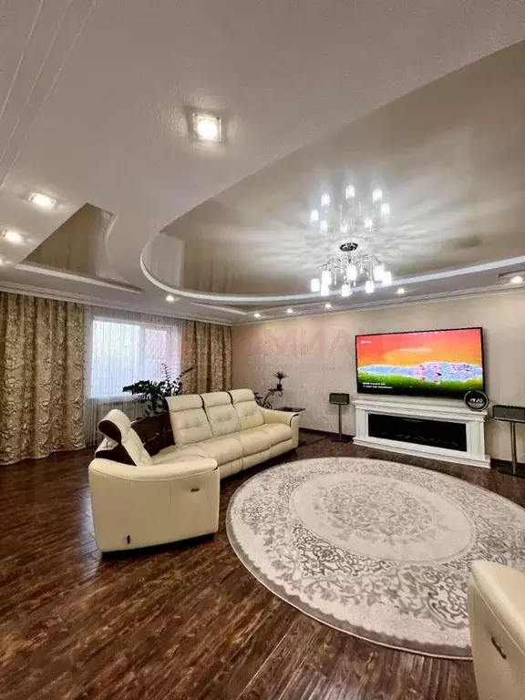 Дом в Ростовская область, Семикаракорск Александровская ул., 1 (320 м) - Фото 1