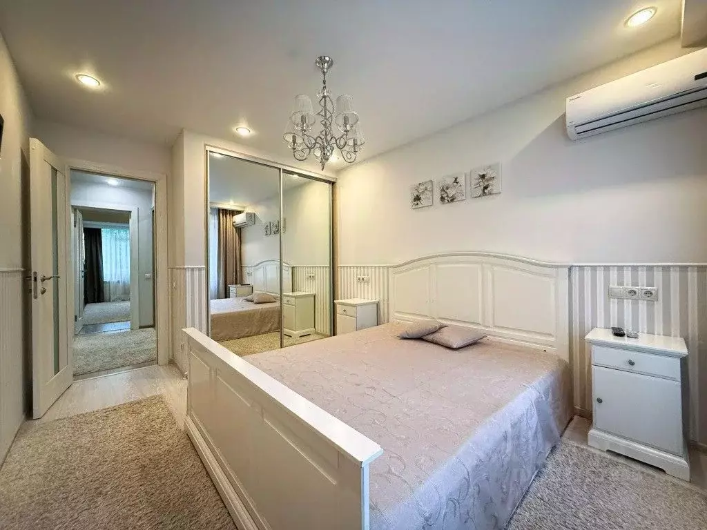 1-к кв. Краснодарский край, Сочи Центральный мкр, ул. Роз, 56 (55.0 м) - Фото 1