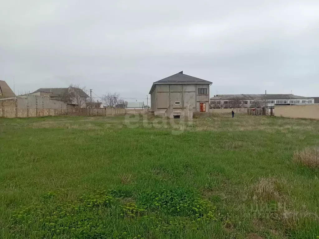 Участок в Крым, Черноморский район, Оленевское с/пос, с. Оленевка  ... - Фото 1