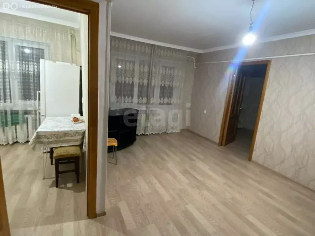 3-комнатная квартира: Беслан, улица Маркова, 22 (58 м) - Фото 0