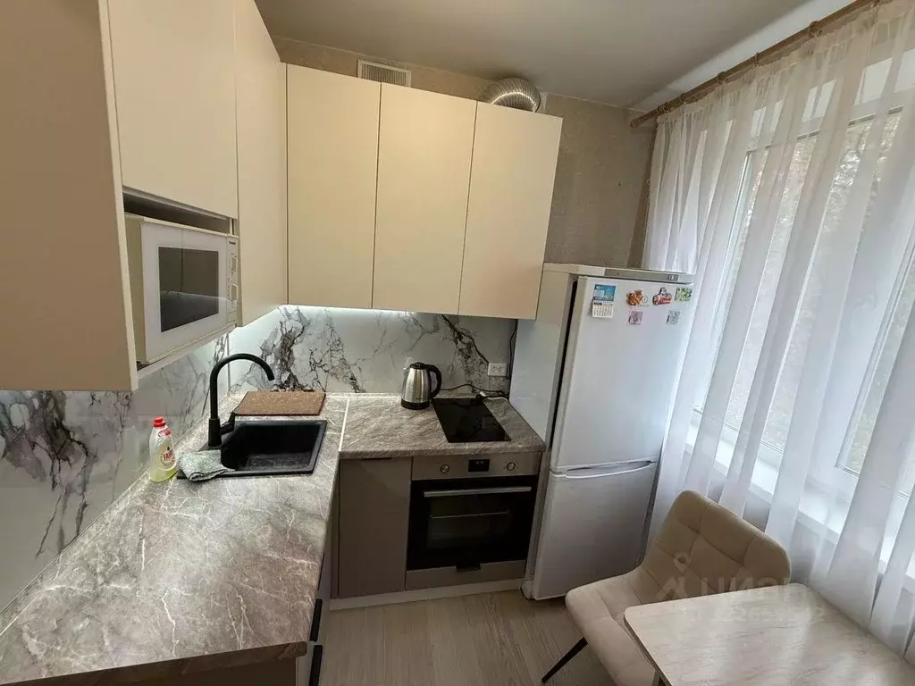 1-к кв. Кемеровская область, Кемерово бул. Строителей, 32 (30.0 м) - Фото 1