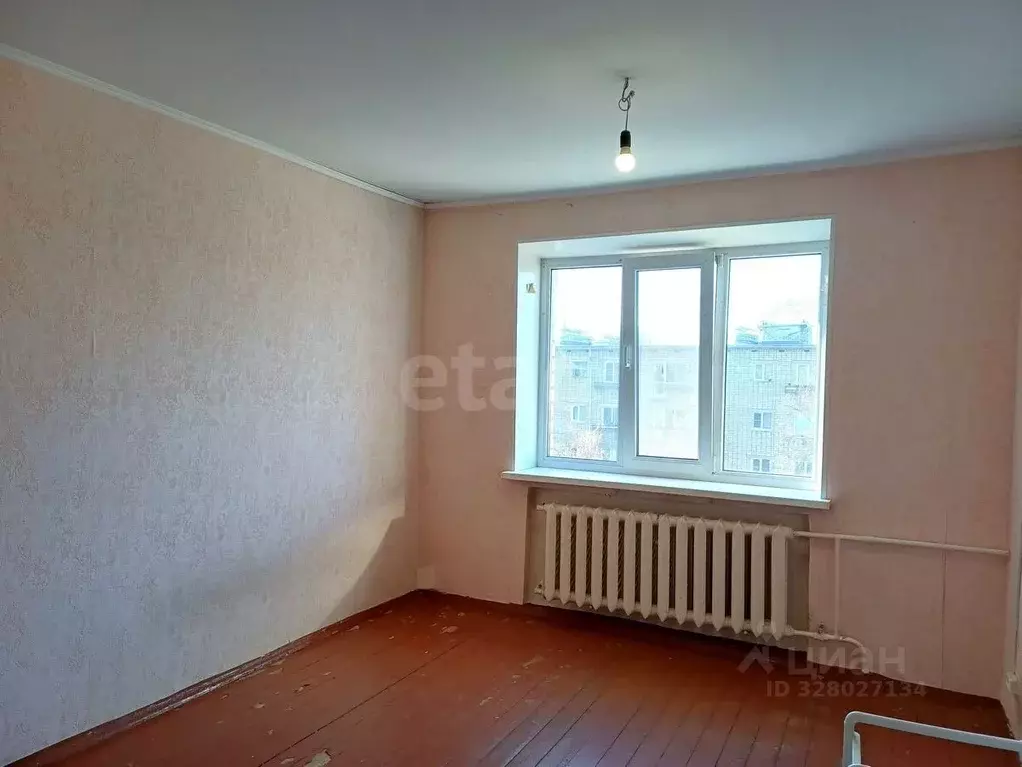 Комната Псковская область, Псков ул. Металлистов, 5 (17.9 м) - Фото 2