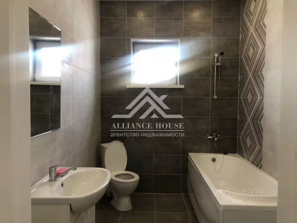 Дом в Татарстан, Лаишевский район, с. Сокуры ул. Музейная (100 м) - Фото 2