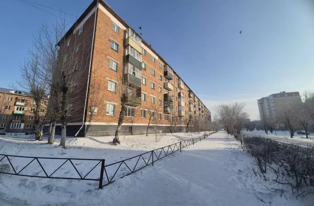 3-к кв. Бурятия, Улан-Удэ Геологическая ул., 15 (50.0 м) - Фото 1