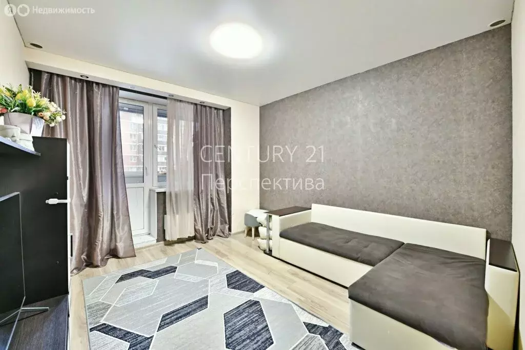 2-комнатная квартира: Октябрьский, Школьная улица, 1к2 (50 м) - Фото 1