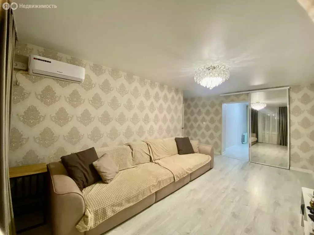 3-комнатная квартира: Волгоград, микрорайон Тулака, улица Карла ... - Фото 0