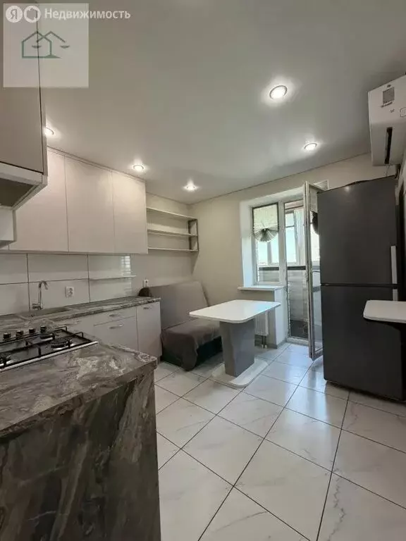 1-комнатная квартира: Семилуки, Курская улица, 46А (37 м) - Фото 1