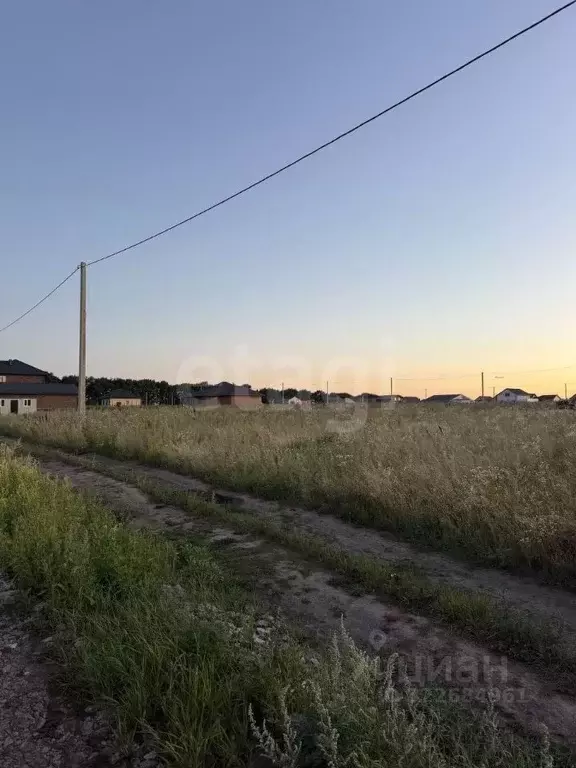 Участок в Курская область, Курский район, Моковский сельсовет, д. ... - Фото 1