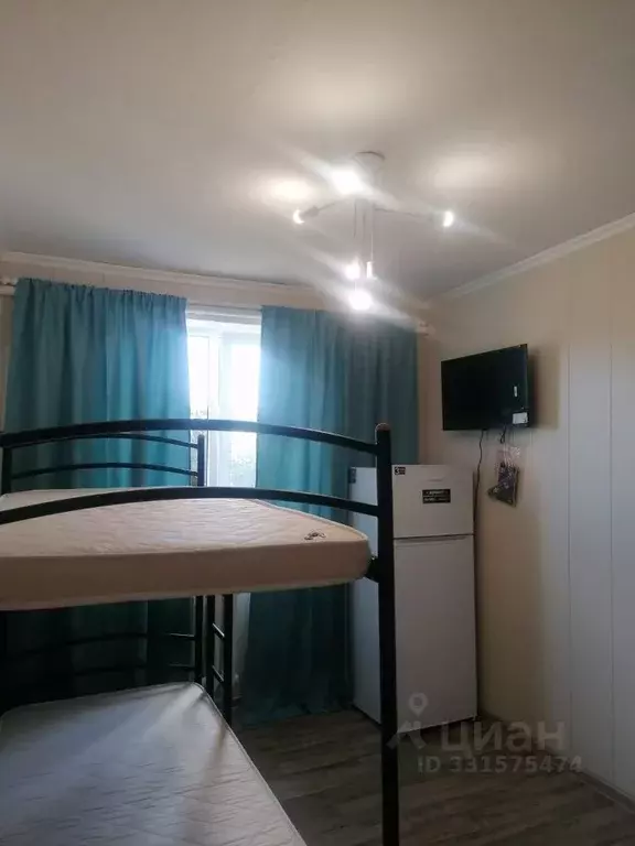 Комната Севастополь ул. Героев Подводников, 8 (10.0 м) - Фото 1