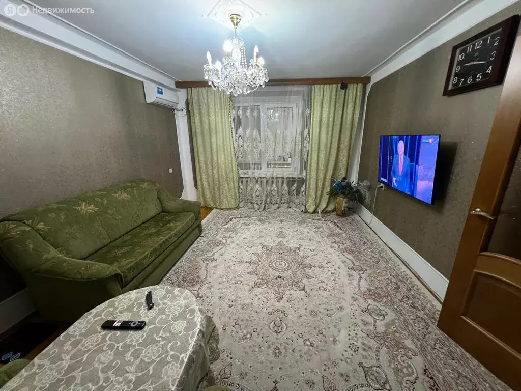3-комнатная квартира: Махачкала, улица Зои Космодемьянской, 54В (76 м) - Фото 0