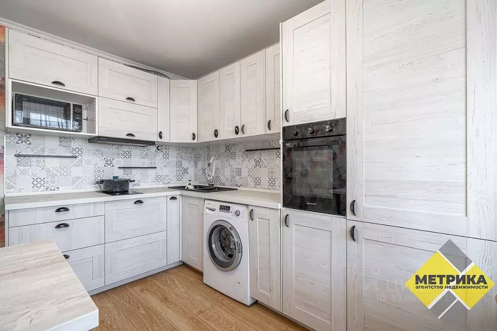 2-к кв. Приморский край, Артем ул. Кирова, 76 (55.8 м) - Фото 0