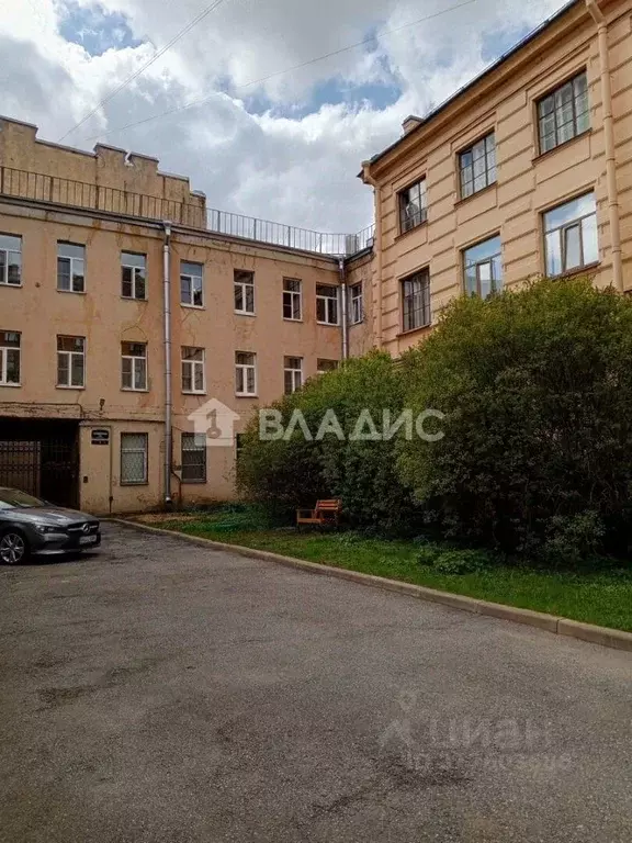 Комната Санкт-Петербург 7-я Советская ул., 3 (25.3 м) - Фото 0