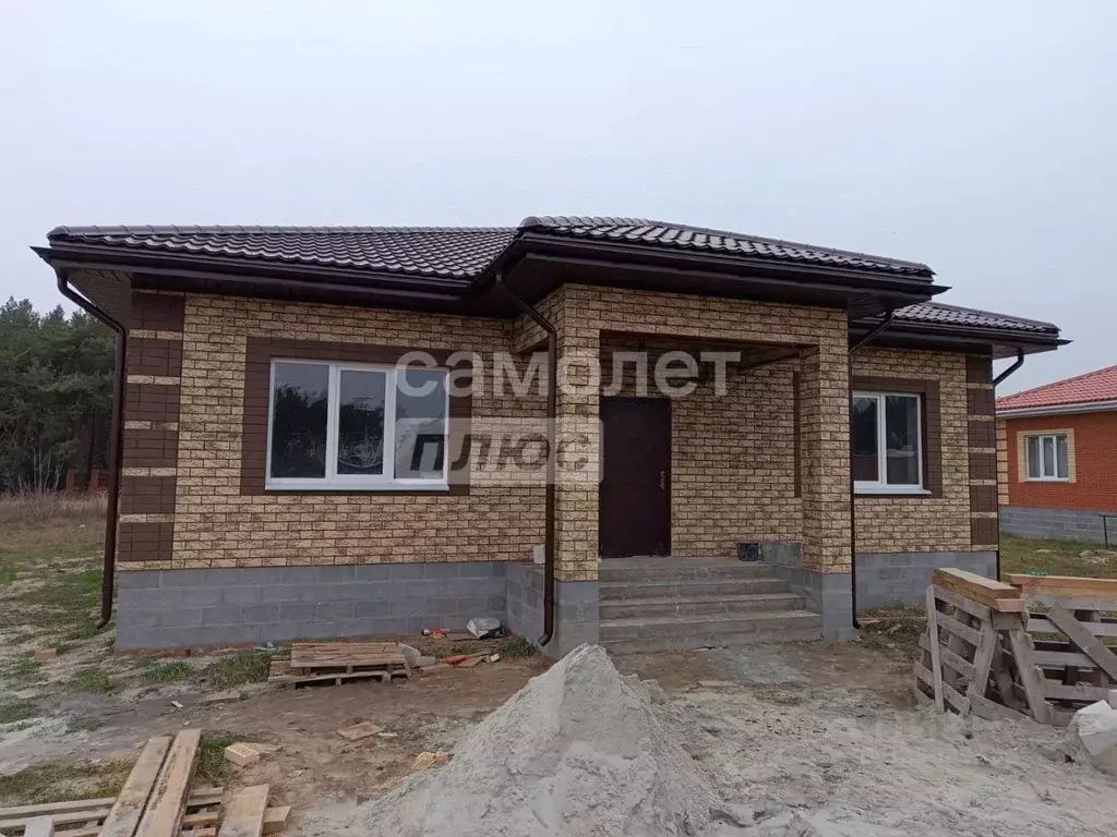 Дом в Курская область, Октябрьский район, Большедолженковский ... - Фото 2