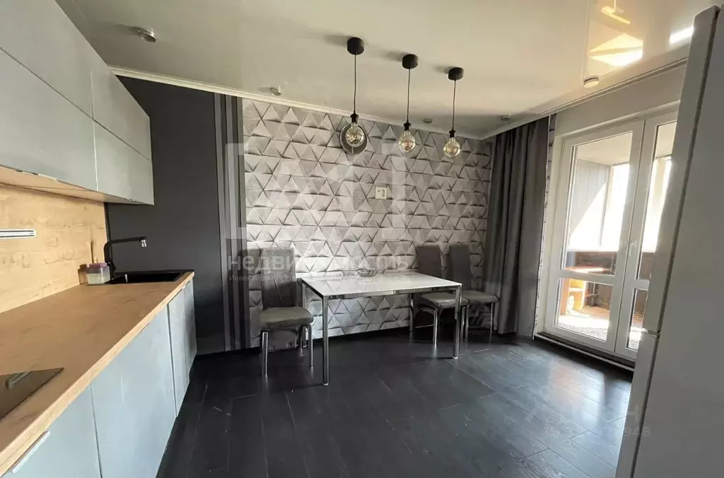 3-к кв. Челябинская область, Челябинск ул. Косарева, 52 (83.2 м) - Фото 2