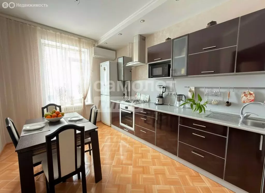 2-комнатная квартира: Омск, проспект Комарова, 17к2 (52.7 м) - Фото 1