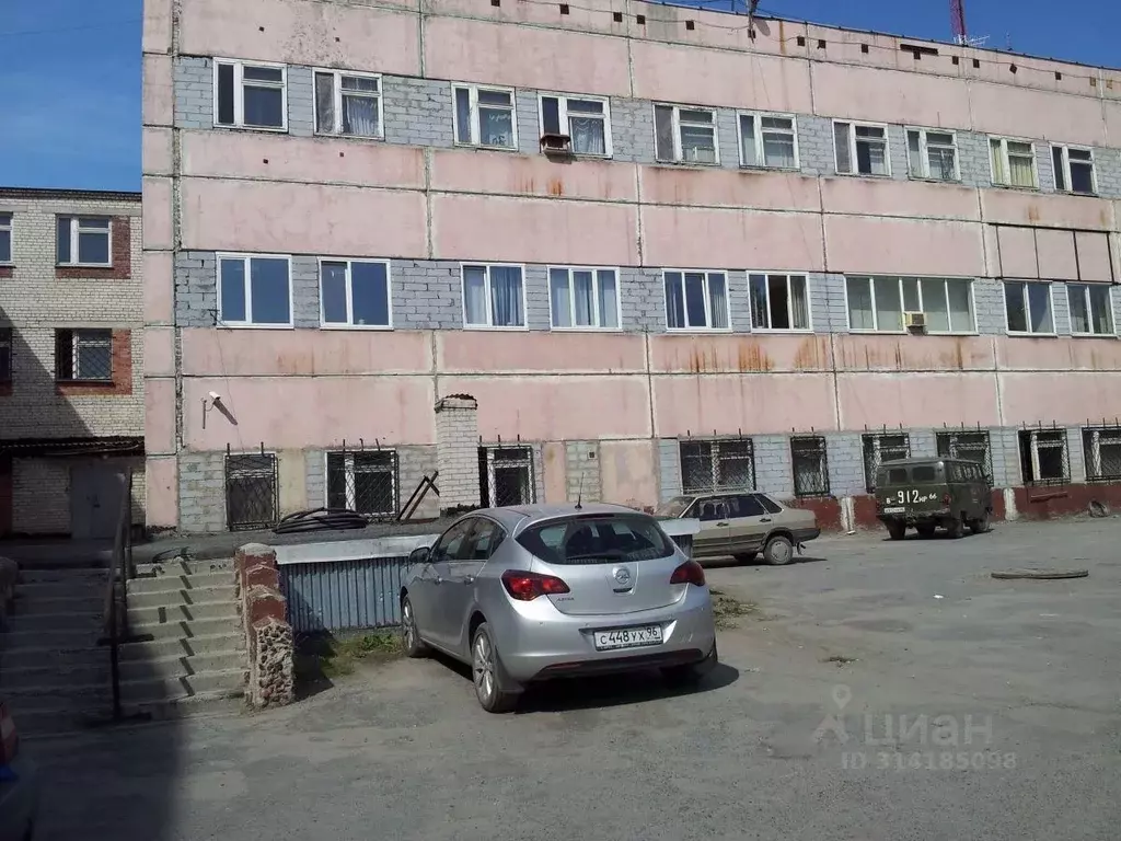 Помещение свободного назначения в Свердловская область, Камышлов ул. ... - Фото 1