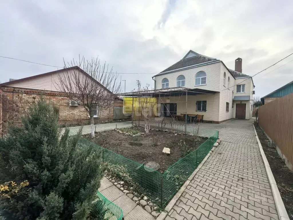 Дом в Краснодарский край, Ейск ул. Павлова (245 м) - Фото 2