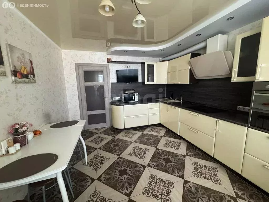 3-комнатная квартира: Тюмень, улица Монтажников, 41 (90 м) - Фото 1