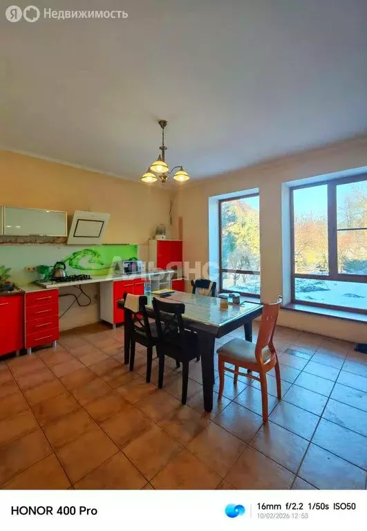 Дом в Усть-Лабинск, улица Гастелло (170 м) - Фото 1