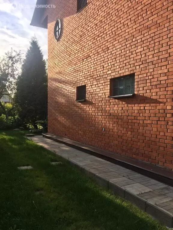 Дом в посёлок Поливаново, Центральная улица (299 м) - Фото 1