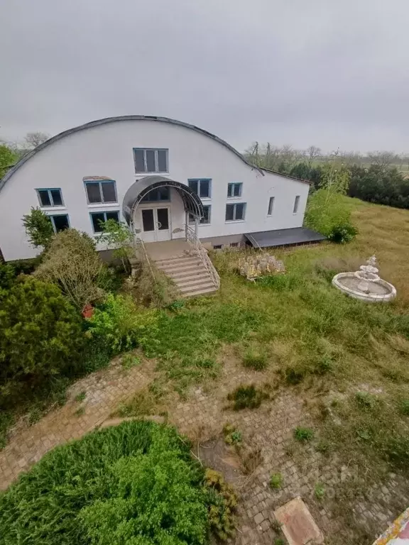 Помещение свободного назначения в Крым, Сакский район, с. Молочное ул. ... - Фото 1
