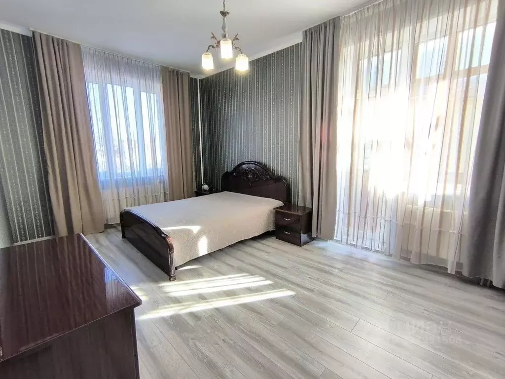 3-к кв. Калининградская область, Калининград Красная ул., 34 (72.0 м) - Фото 1