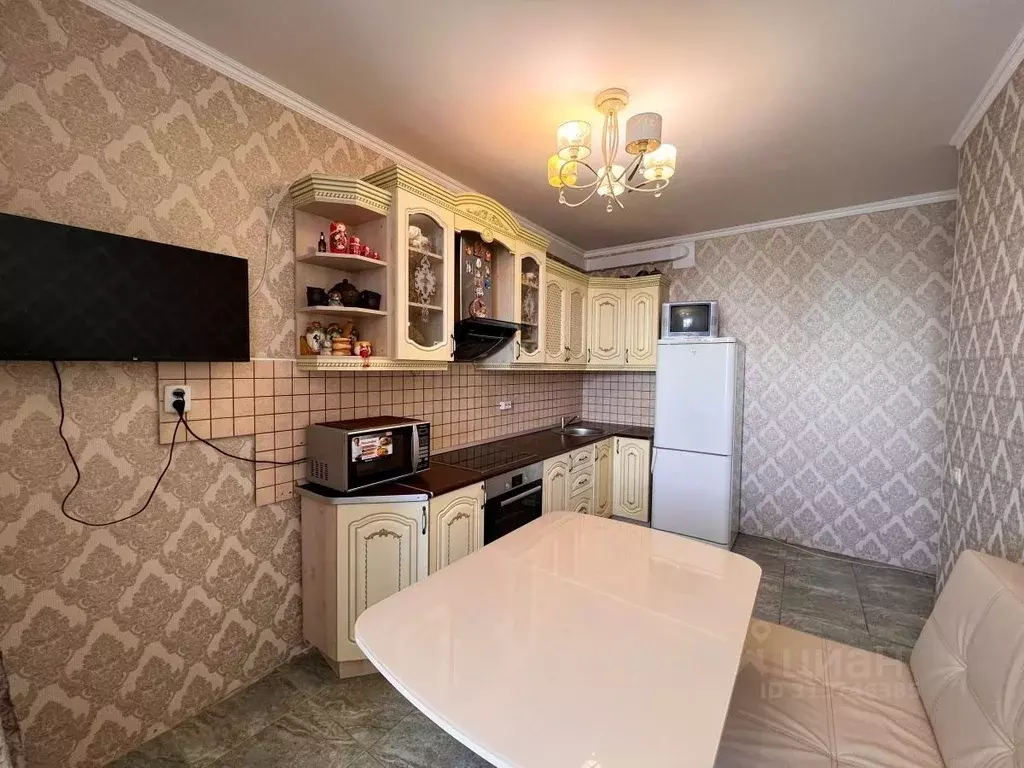2-к кв. Оренбургская область, Оренбург Транспортная ул., 18/2 (64.0 м) - Фото 1
