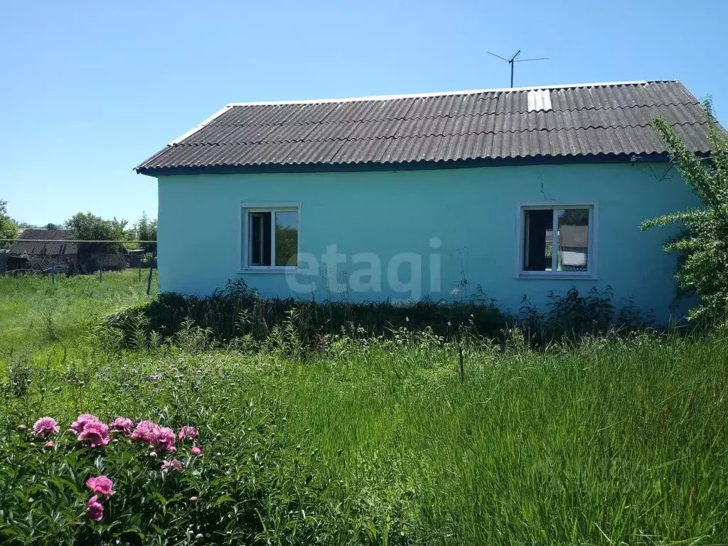 Дом в Саратовская область, Романовское муниципальное образование, пос. ... - Фото 1