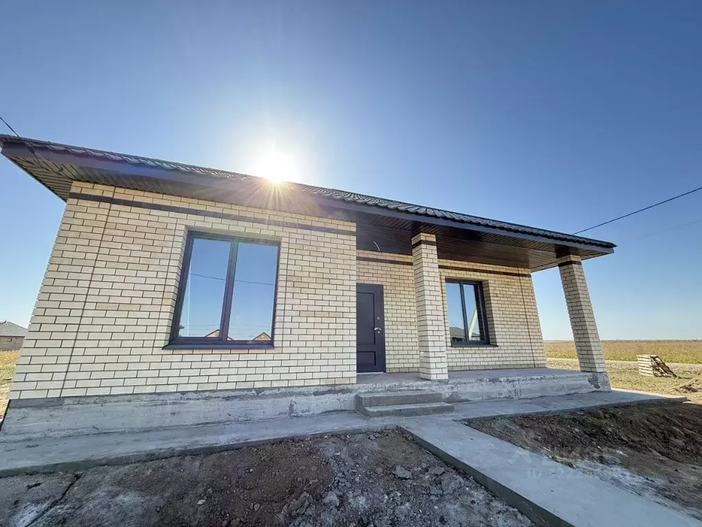 Дом в Оренбургская область, Оренбургский район, с. Благословенка ул. ... - Фото 1