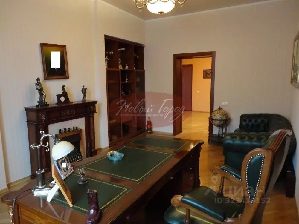 3-к кв. Тюменская область, Тюмень ул. Володарского, 17 (183.0 м) - Фото 2